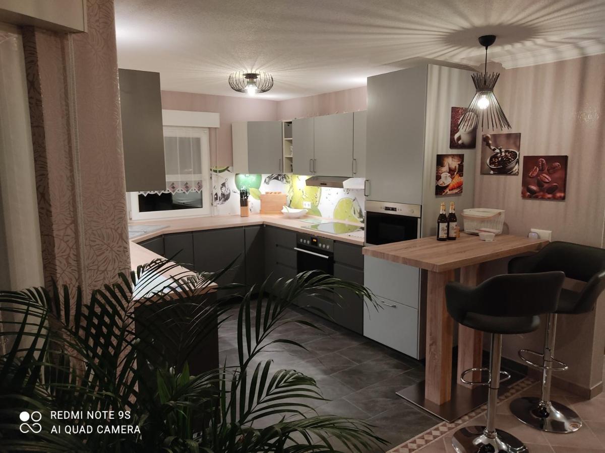 Großzügige Ferienwohnung am Waldesrand im Seenland Lauta Exterior foto